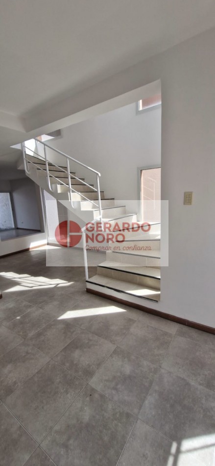 VENDO DUPLEX EN B° BAJO LA VIÑA