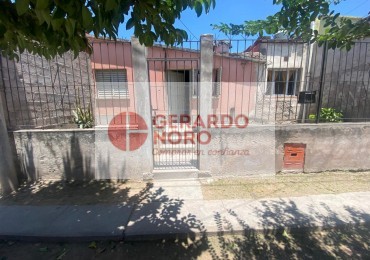 VENDO CASA EN B° ALTO COMEDERO.